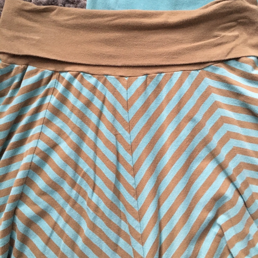 Modbe skirt - Picture 2 of 3